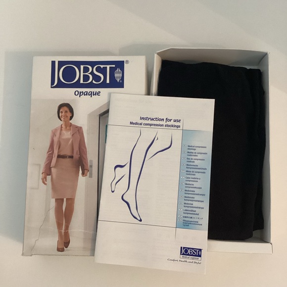Jobst Opaque Close-Toe Pantyhose 20-30mmHg Compression Black Size Medium - Picture 3 of 14